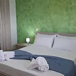 Cleopatra *